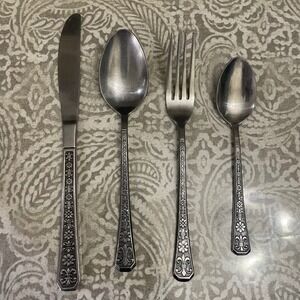 Interpur Florenz 8 Petal Stainless Korea Floral Etched 4 Piece Flatware Setting